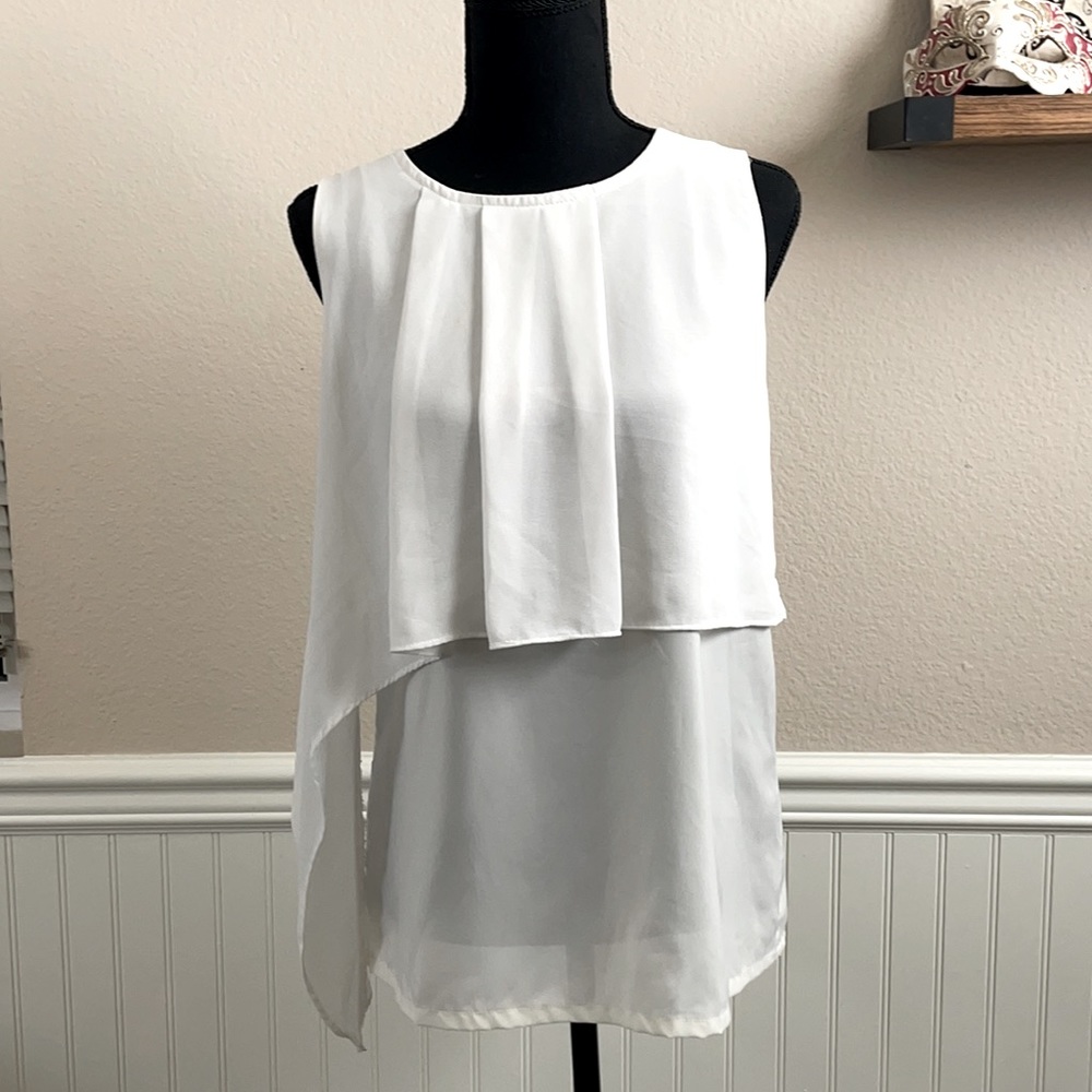 Sleeveless blouse - Picture 2 of 6